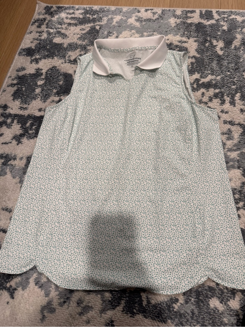 Vineyard Vines Golf-Patterned Sleeveless Polo with White Collar